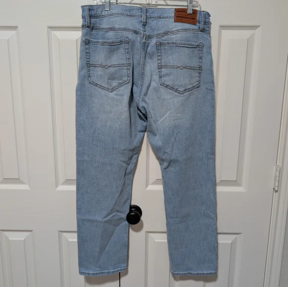 Lucky Brand Light Wash 121 Slim Straight Jeans - Picture 3 of 6